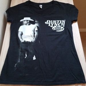 Dustin Lynch fitting V-neck tee